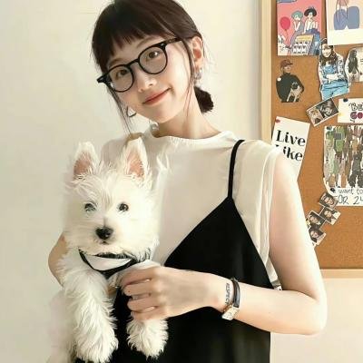 使用下方 20 个影片名，按顺序一一对应，不要改动片名文字，只根据片名和括号内类型提示来虚构全新的故事内容： 我亲昵而温柔的野兽 龙凤新舞 蓝风筝1993 二人小町 声临其境 宝藏配音间 埃及艳后2023 黑之斜面 不能欺骗老实人 后宫太子妃 我的母亲 庄家 鬼屋实录：恶魔之家 约会应用 少年猿飞佐助 曼达洛人 戴洛奇小镇第一季 夫妻密码 朋友圈 第2季 你是我心中的太阳 捷克梦